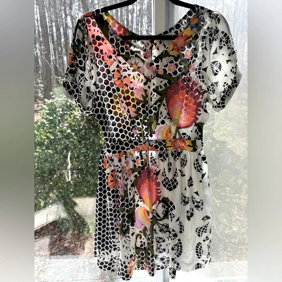 Bar 111 Sheer Floral print dress L. w/lining.  4 button back closure w/open back - Picture 1 of 9